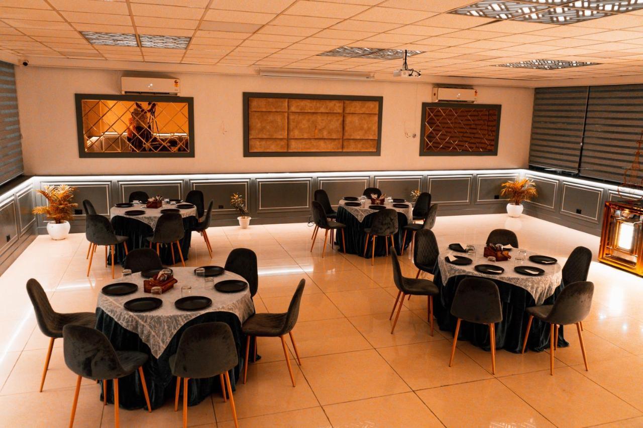 Hotel Doon'S Pride Ντεχραντούν Εξωτερικό φωτογραφία